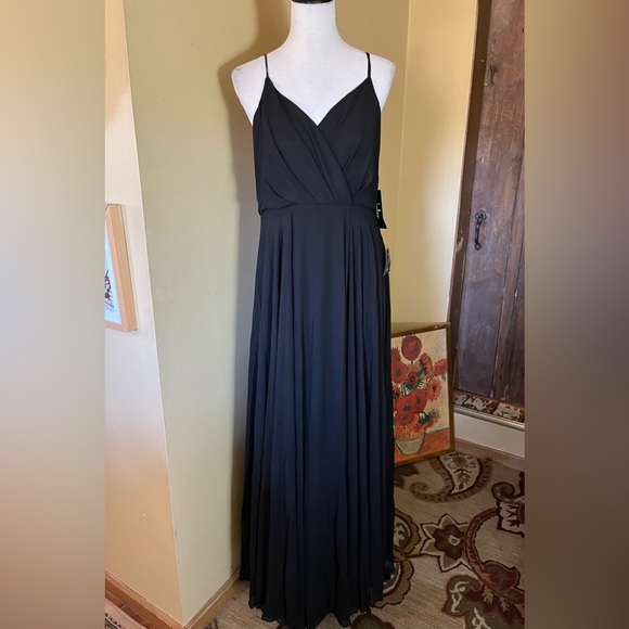 LULU's Size XL Black-Tie Gown Flowing Maxi V-Neck Fitted Top Flowing Skirt NEW - Picture 3 of 12
